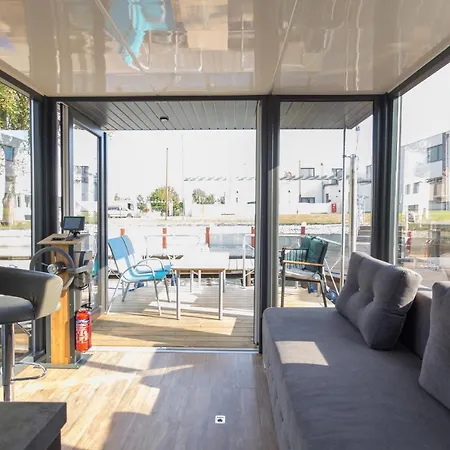 Festliegende Wohnboote Marina Niederhavel Brandenburg (Brandenburg an der Havel)