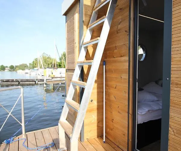 Festliegende Wohnboote Marina Niederhavel بوتيل Brandenburg (Brandenburg an der Havel)