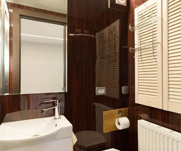 Festliegende Wohnboote Marina Niederhavel