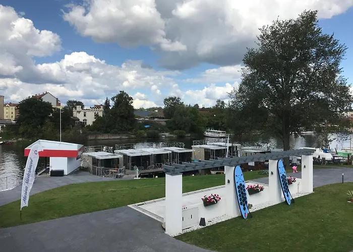 Festliegende Wohnboote Marina Niederhavel *