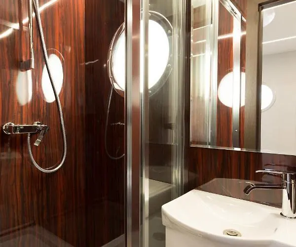 Festliegende Wohnboote Marina Niederhavel Brandenburg (Brandenburg an der Havel)